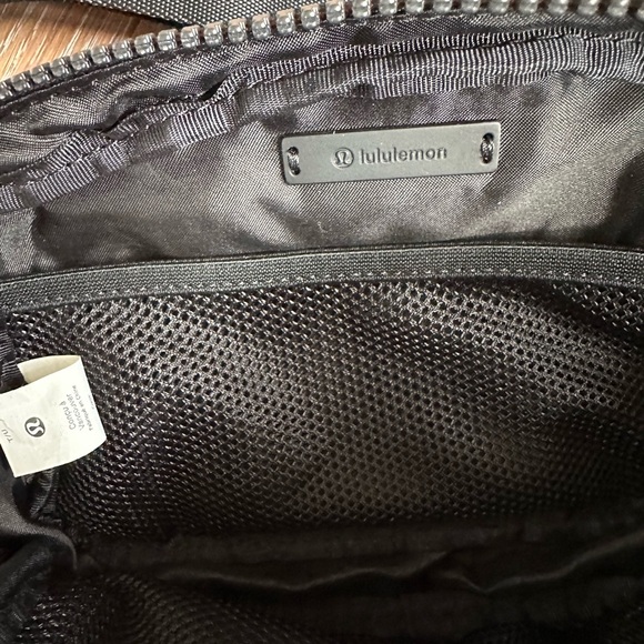 Lululemon belt bag - Picture 3 of 4